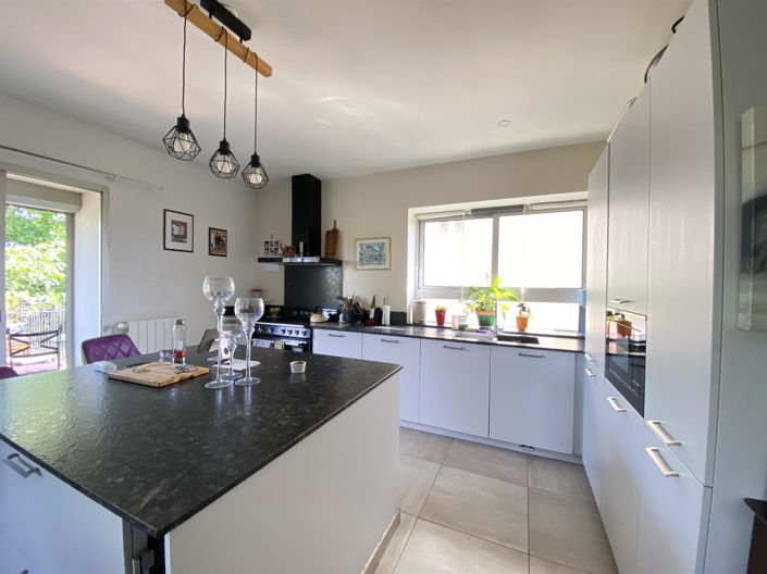 Image No.26-8 Bed House for sale