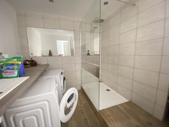 Image No.9-8 Bed House for sale