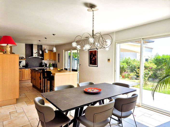 Image No.4-4 Bed House for sale