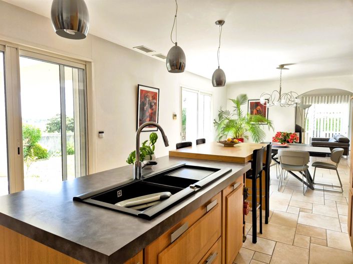 Image No.5-4 Bed House for sale