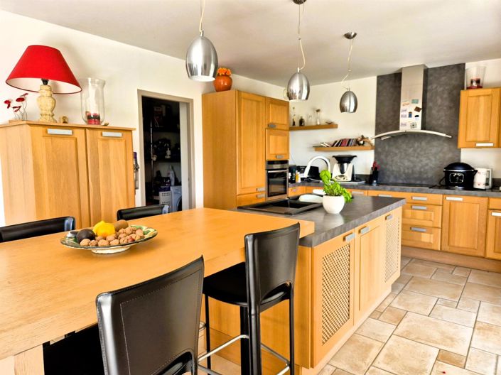 Image No.6-4 Bed House for sale