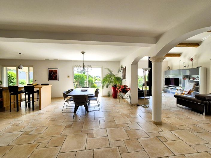 Image No.9-4 Bed House for sale