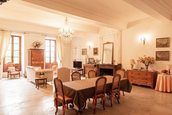 Image No.5-8 Bed Property for sale