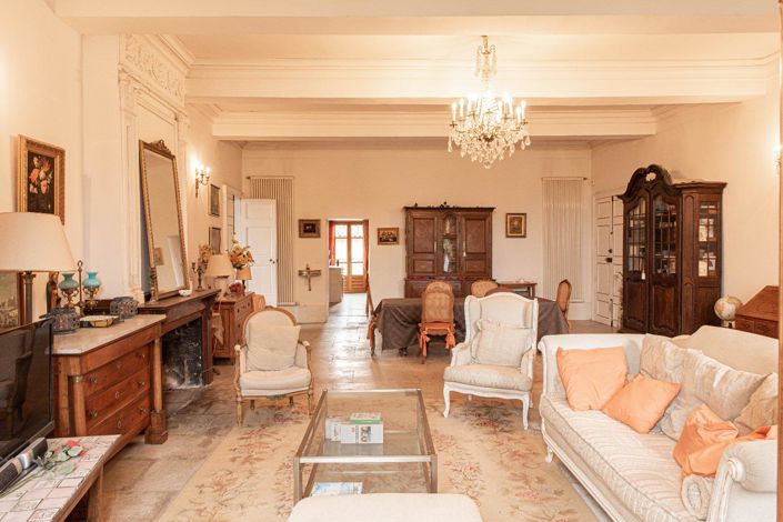 Image No.6-8 Bed Property for sale