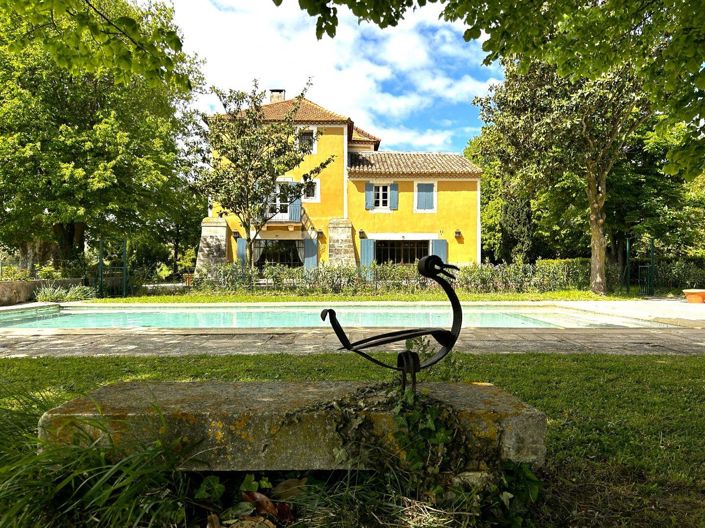 Image No.1-8 Bed House for sale