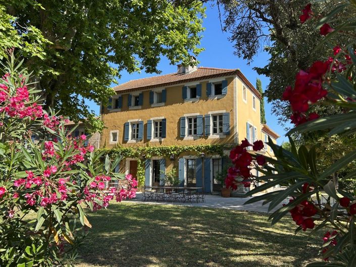 Image No.1-8 Bed House for sale