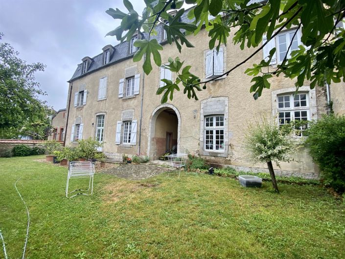 Image No.1-7 Bed House for sale
