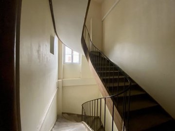aho4b8tjuuyf47ui15
