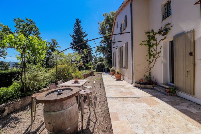 Image No.10-3 Bed House for sale