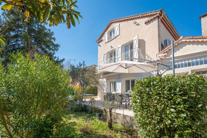 Image No.1-4 Bed House for sale