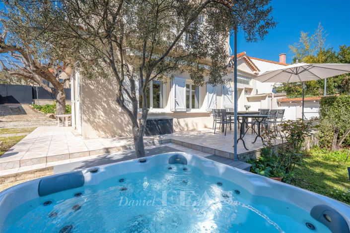 Image No.2-4 Bed House for sale