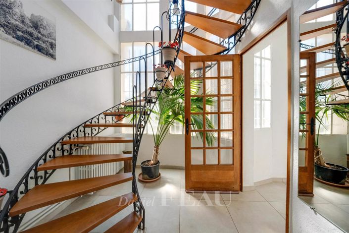 Image No.3-4 Bed House for sale