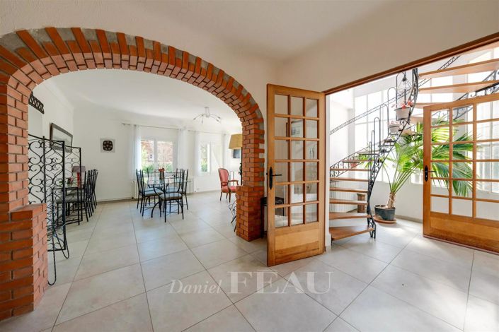 Image No.4-4 Bed House for sale