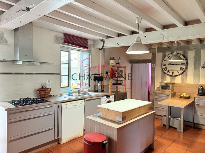 Image No.7-5 Bed House for sale