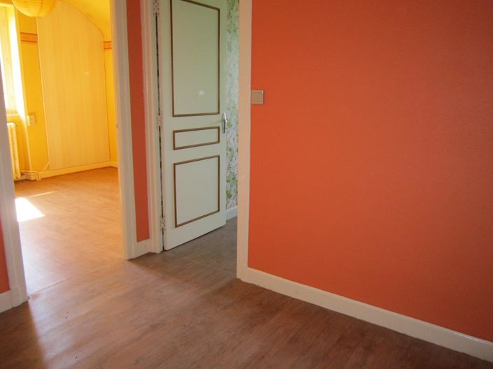 Image No.18-3 Bed House for sale