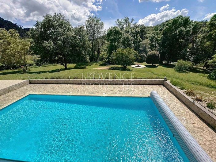 Image No.10-Maison de 10 chambres à vendre à Châteauvert