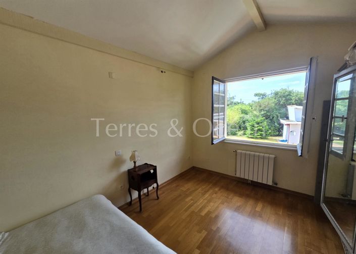 Image No.7-9 Bed House for sale