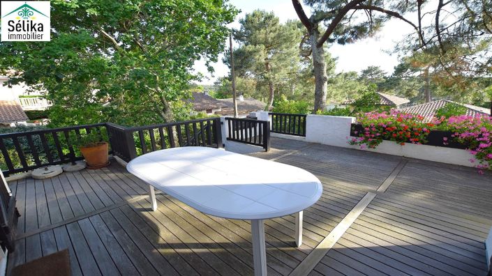 Image No.3-5 Bed House for sale