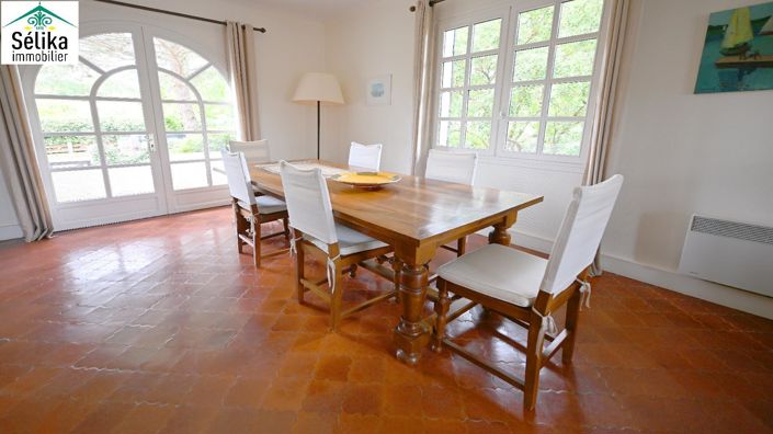 Image No.6-5 Bed House for sale