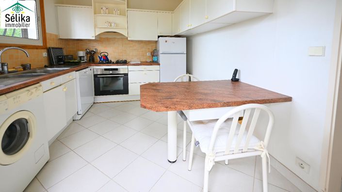 Image No.7-5 Bed House for sale