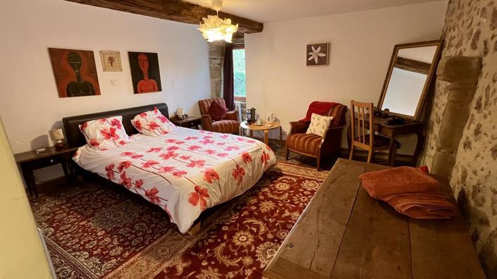 Image No.19-6 Bed House for sale