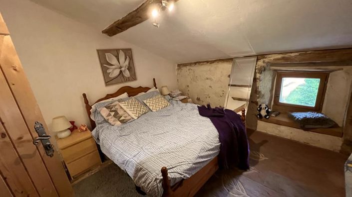 Image No.25-6 Bed House for sale