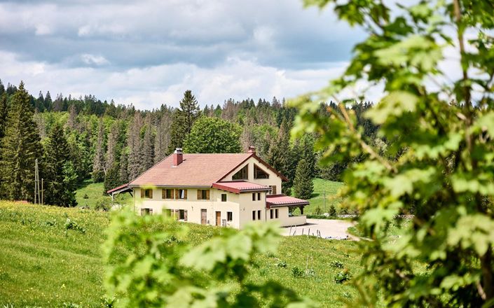 Image No.1-4 Bed Property for sale