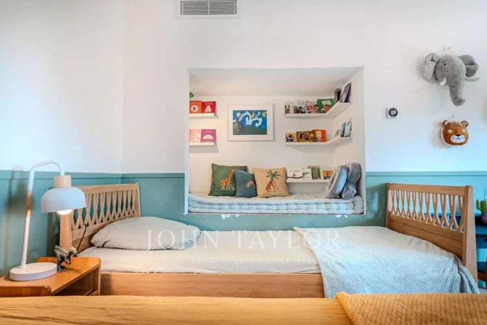 Image No.19-8 Bed House for sale