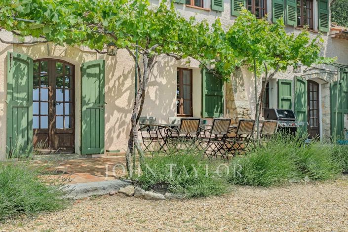 Image No.24-8 Bed House for sale