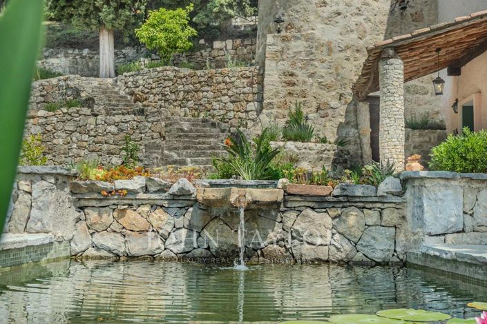 Image No.28-8 Bed House for sale