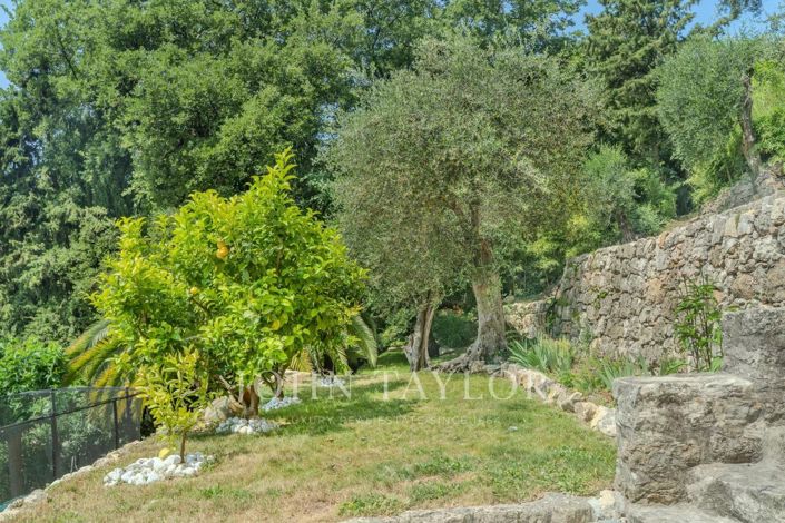 Image No.41-8 Bed House for sale