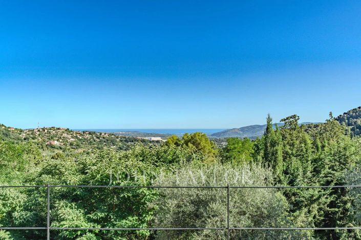 Image No.42-8 Bed House for sale