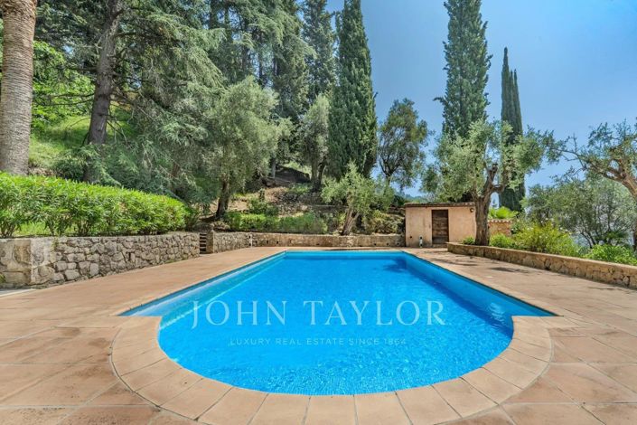 Image No.6-8 Bed House for sale