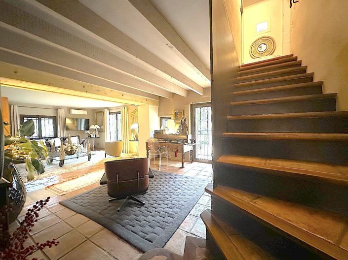 Image No.3-4 Bed House for sale