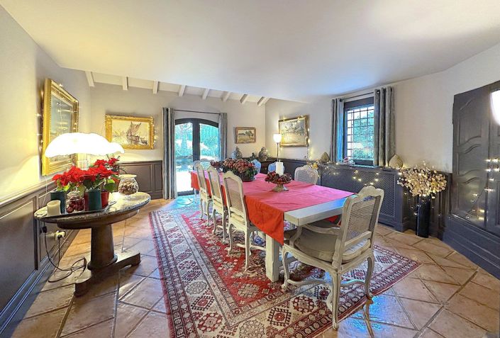 Image No.6-4 Bed House for sale