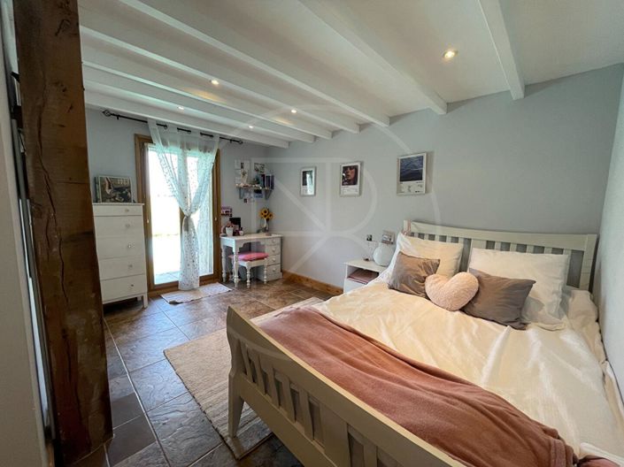 Image No.11-9 Bed House for sale