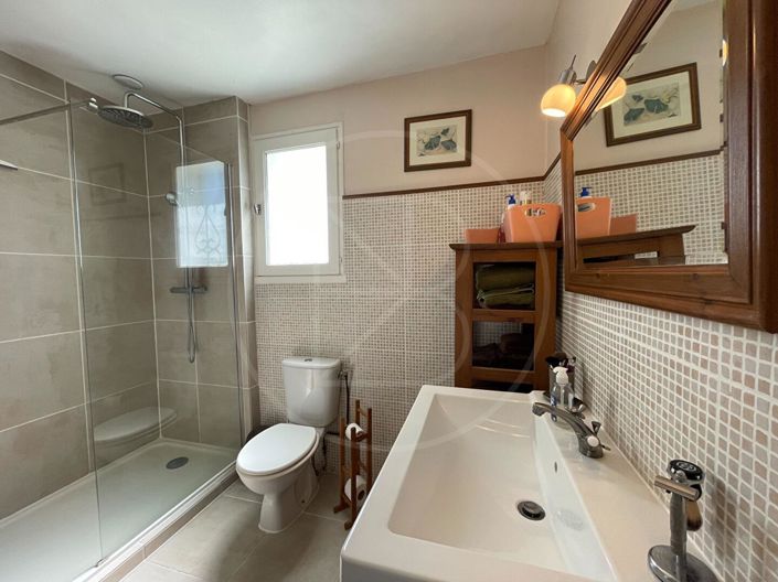 Image No.17-9 Bed House for sale