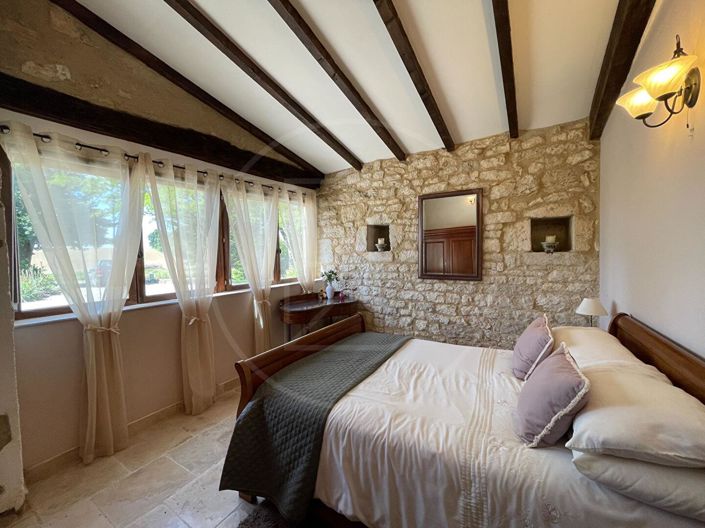 Image No.7-9 Bed House for sale