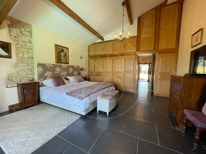 Image No.9-9 Bed House for sale