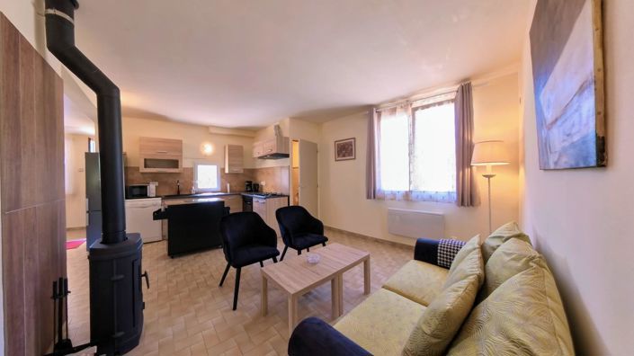 Image No.10-2 Bed House for sale