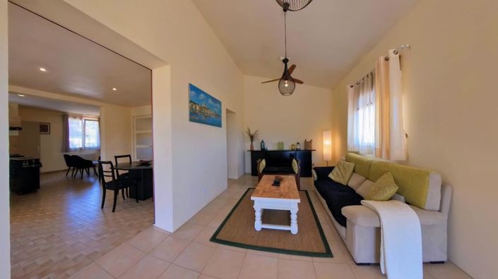 Image No.13-2 Bed House for sale