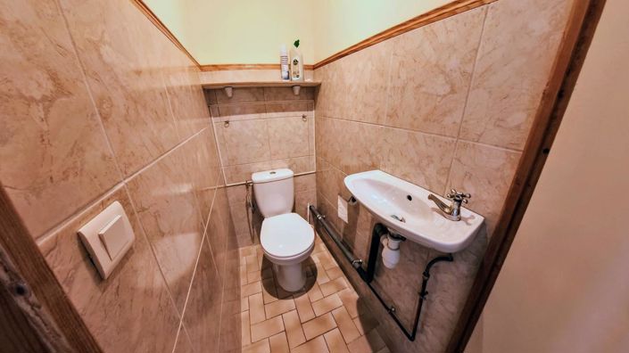 Image No.17-2 Bed House for sale