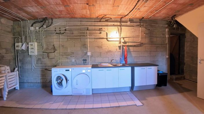 Image No.28-2 Bed House for sale