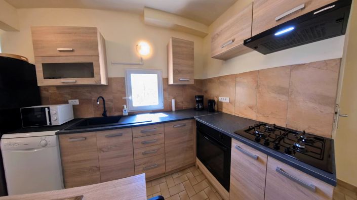 Image No.8-2 Bed House for sale