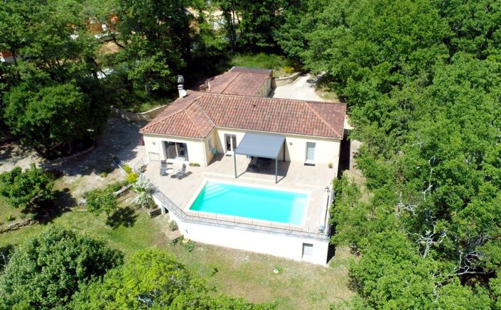 Image No.1-4 Bed House for sale
