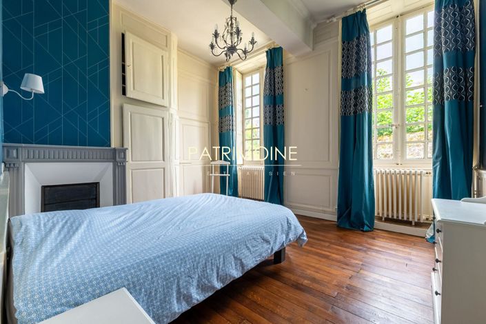 Image No.11-6 Bed Property for sale