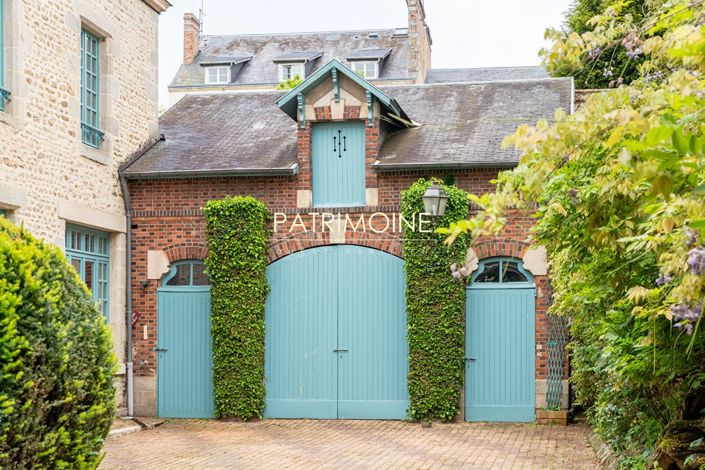 Image No.13-6 Bed Property for sale