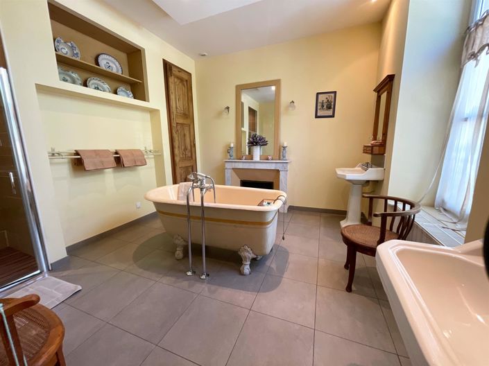 Image No.16-15 Bed House for sale