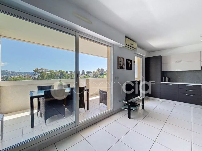 Image No.2-Appartement de 2 chambres à vendre à Cannes