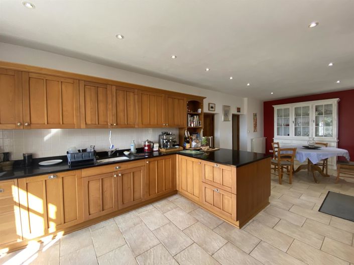 Image No.3-4 Bed House for sale